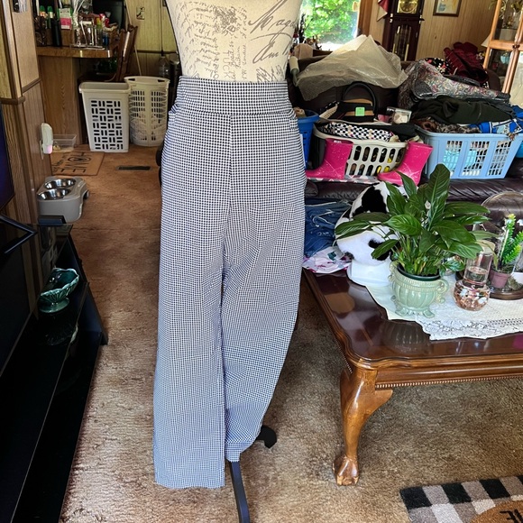 NWT Kim Rogers pull on straight pants with tummy control size 16 short. - Picture 16 of 16